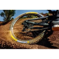 Michelin Pneus VTT DH34 Pneu Clincher 26x2.40" Magi-X DH Shield TLR