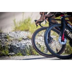 Pirelli Pneus Vélo De Route P Zero Road Pneu Pliable 700x24C, Noir 13 Pirelli Pneus Vélo De Route P Zero Road Pneu Pliable 700x24C, Noir -Pneus VTT Soldes 2022 pirelli p zero road folding tyre 700x24c black 7